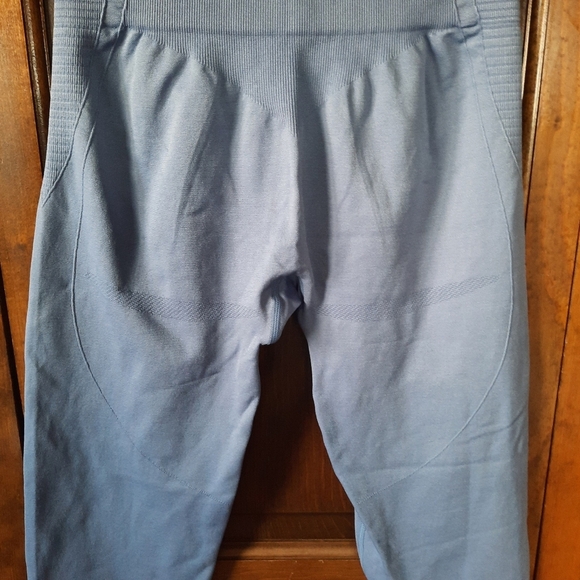 AYBL Dusty Blue Compression Activewear Workout Cropped Leggings Size Large - Picture 10 of 11